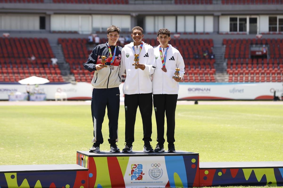 Nicolas Izidoro conquista ouro no salto triplo e estabelece recorde no Panamá