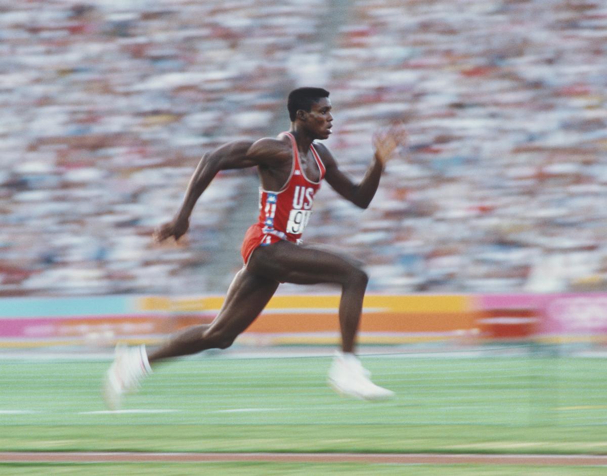 Dono de dez medalhas olímpicas no atletismo, Carl Lewis é presença confirmada na COB Expo 2025