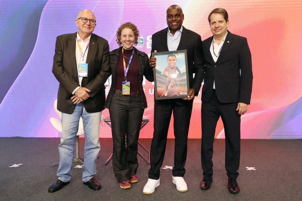 Lenda olímpica, Carl Lewis brilha no primeiro dia de COB Expo ao contar histórias inspiradoras e interagir com atletas brasileiros